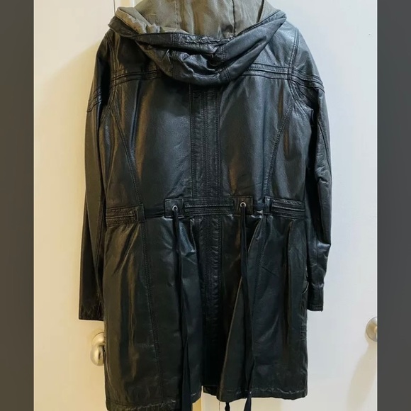 Danier long Leather Jacket with quilted lining - Picture 4 of 9